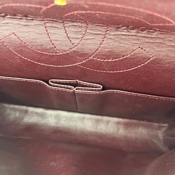 Authentic CHANEL Black 225 2005 Reissue 2.55 Leather Crossbody Bag - Picture 11 of 14